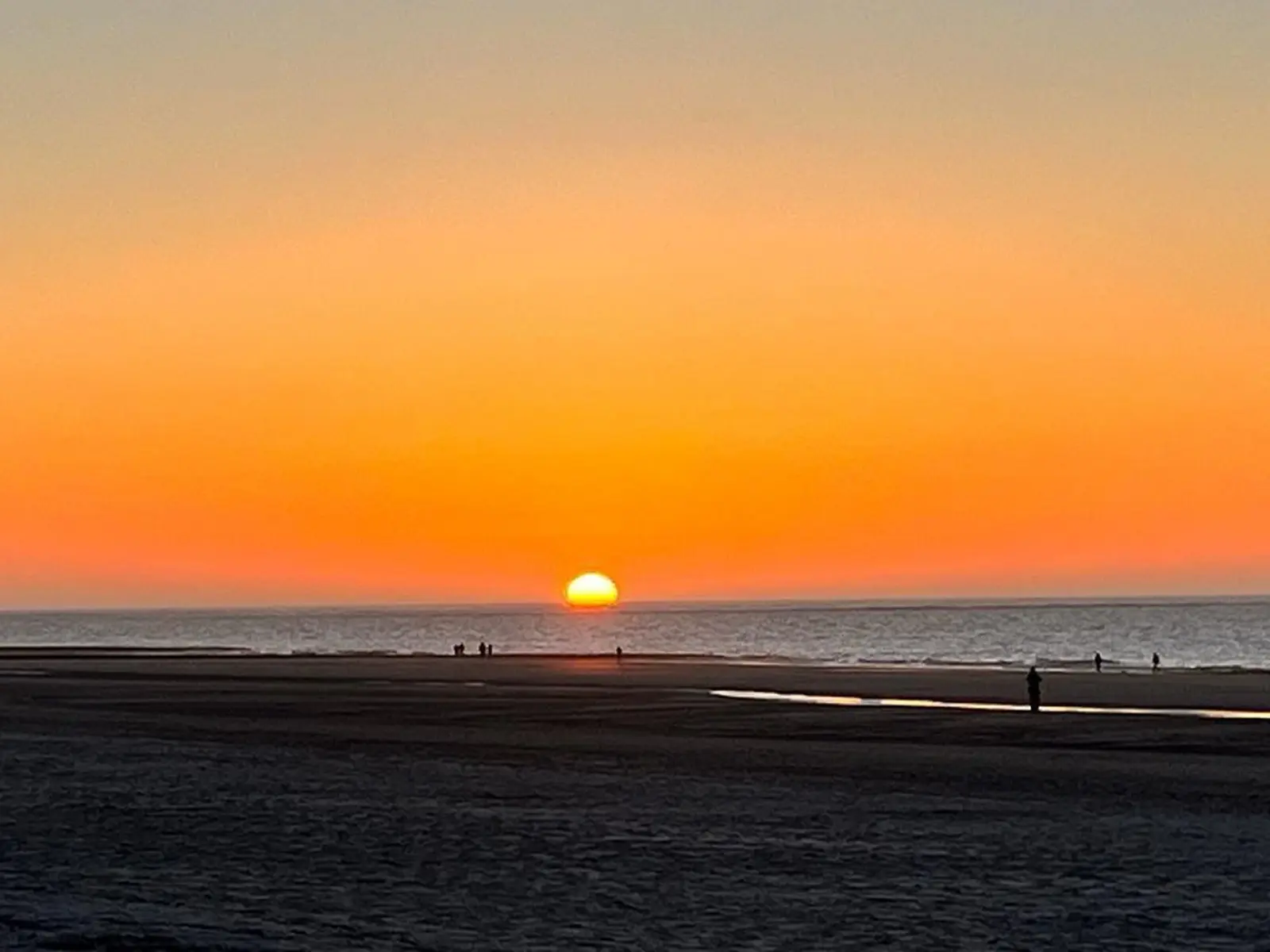 Wohnung Inselschatz Sonnenuntergang am Strand von Vermietservice Ilyes