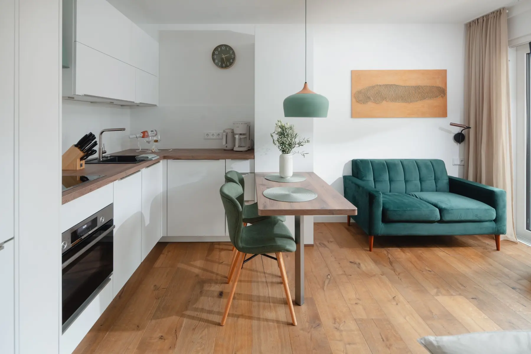 Wohnung Inselschatz Sofagarnitur in einem Zimmer von Vermietservice Ilyes