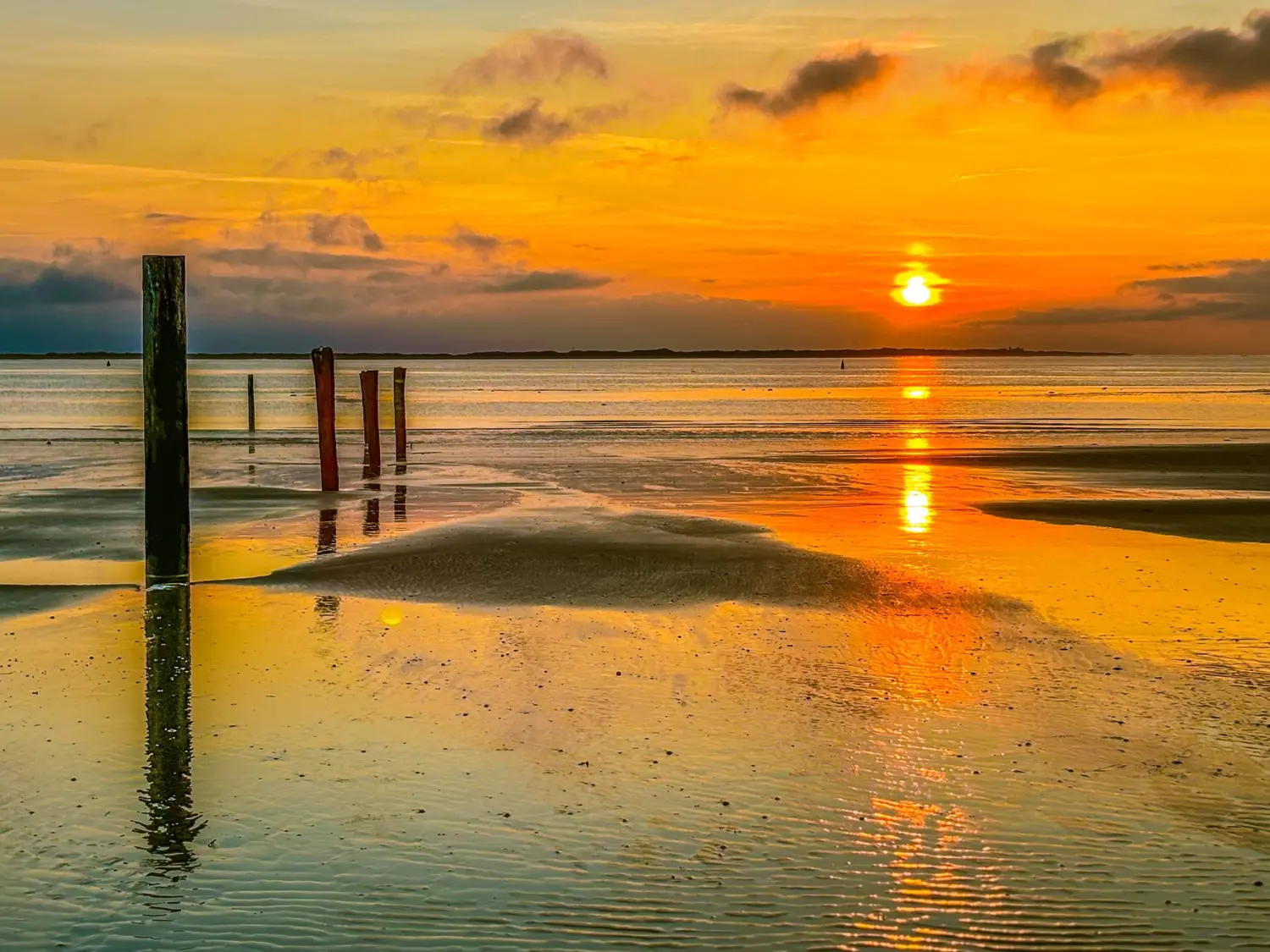 Wohnung Inselschatz Sonnenuntergang am Strand von Vermietservice Ilyes