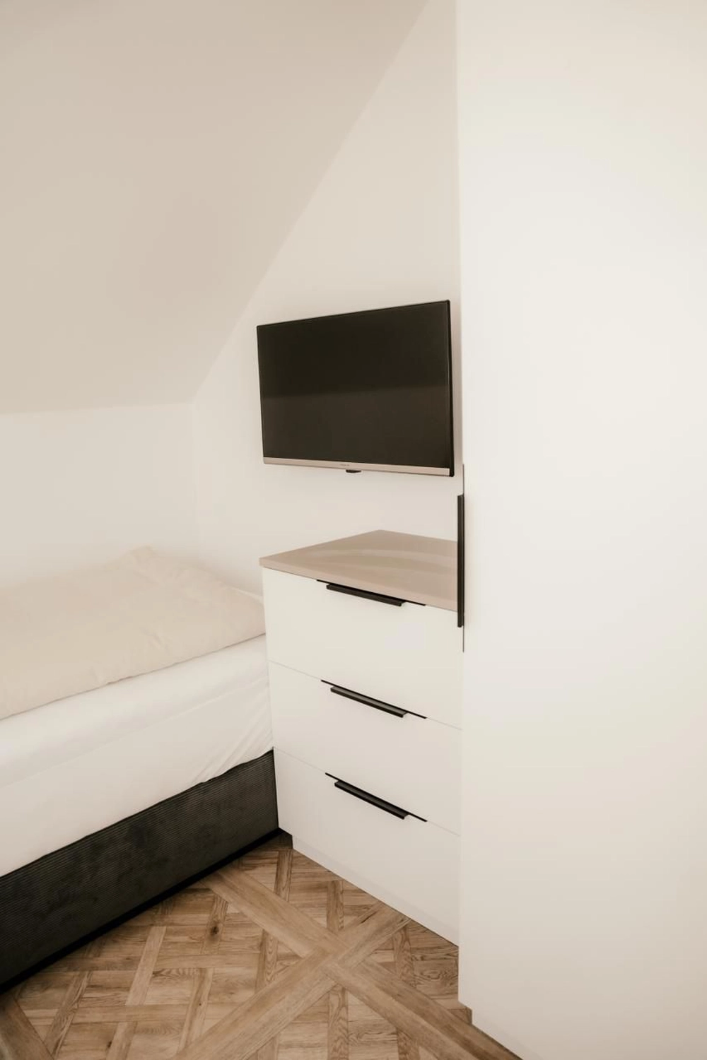 Wohnung E-24 Zimmer von Vermietservice Ilyes