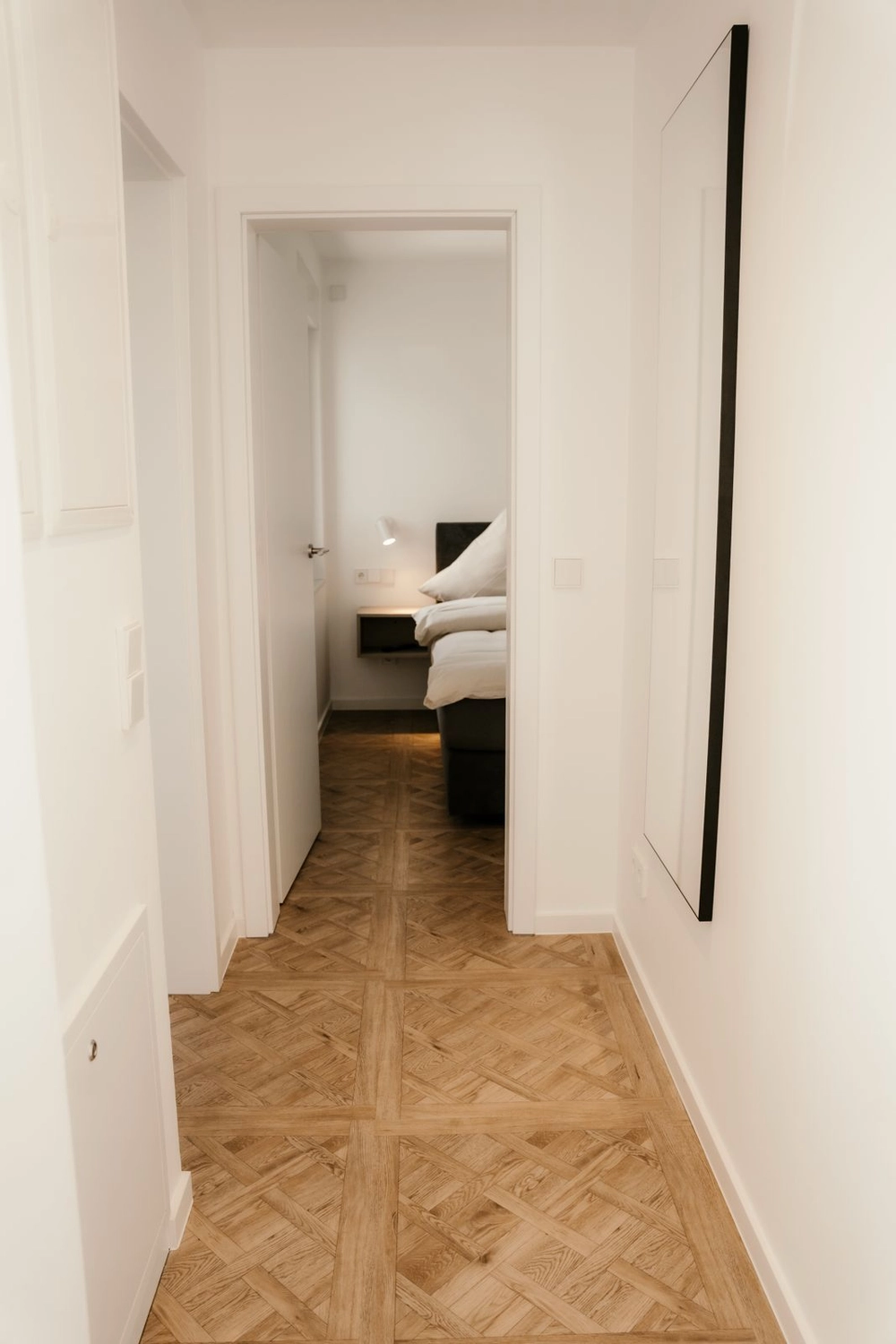 Wohnung E-24 Hausinnentisch Stuhl von Vermietservice Ilyes